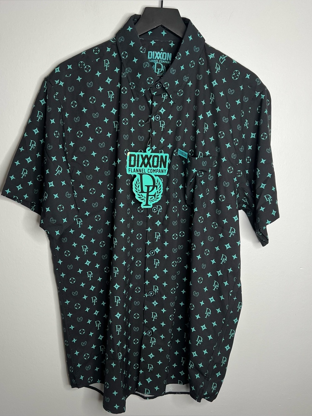 Dixxon Flannel Co Short Sleeve Button Down Shirt Mens Large Black The Bougie NWT